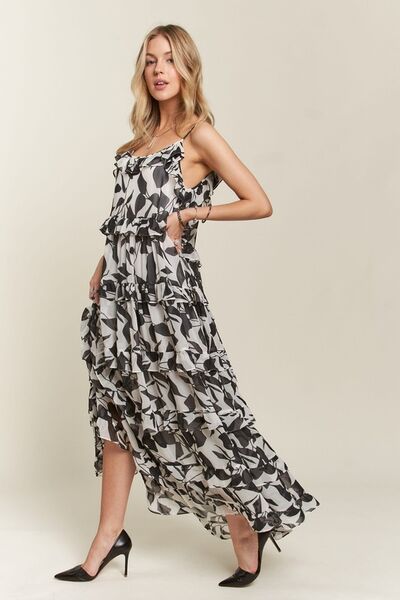 Robe caraco ADORA à volants étagés et encolure dégagée