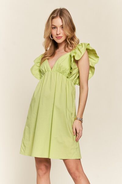 Robe babydoll ADORA à manches courtes volantées et dos smocké