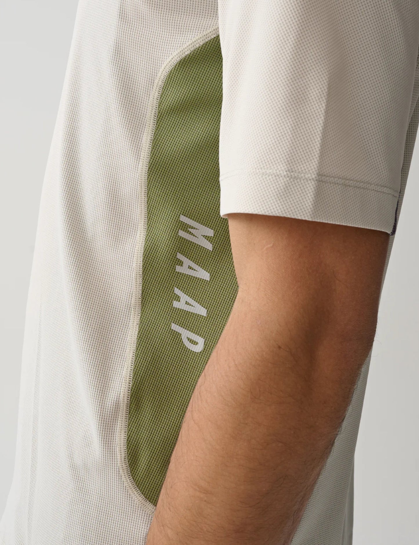 Alt_Road Tech Tee - Fog