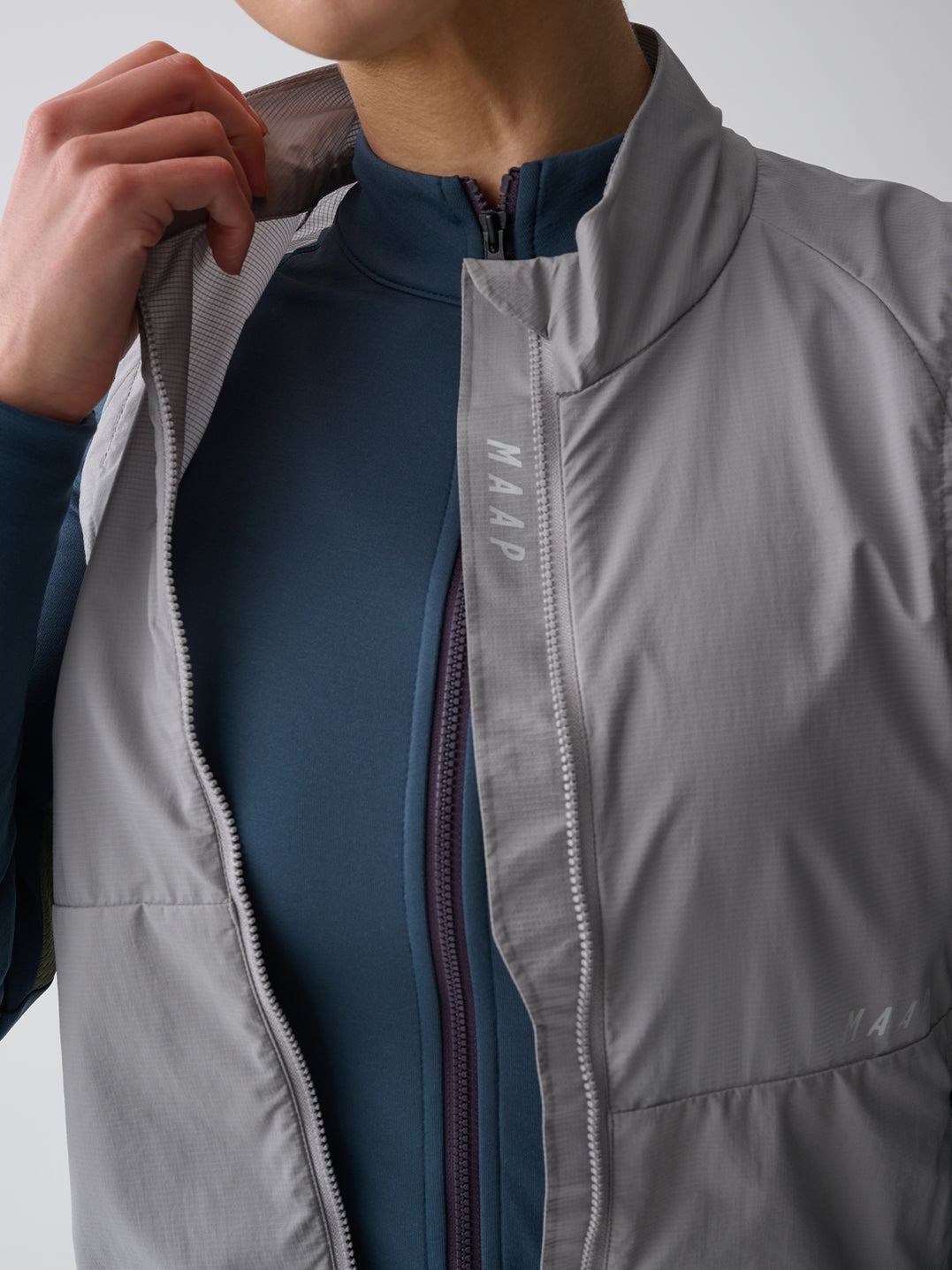 Women's Alt_Road Wind Vest - Zinc