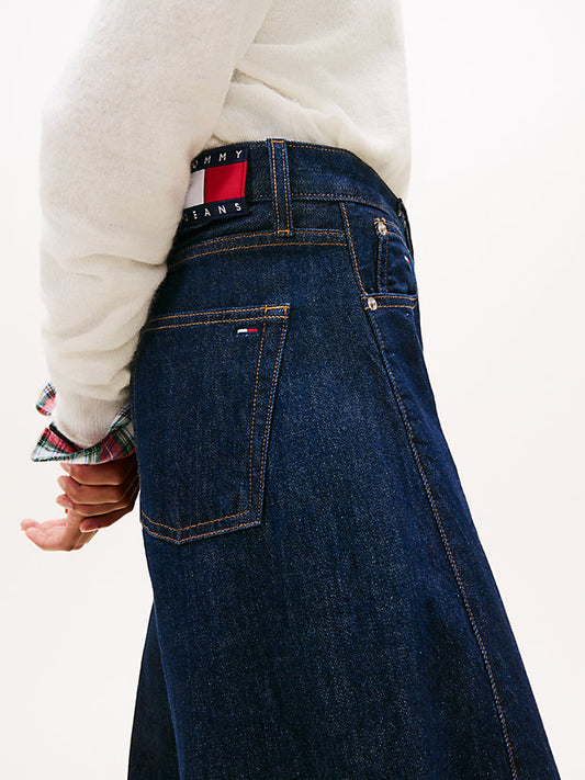 Mid Rise Twisted Tapered Barrel Leg Jeans