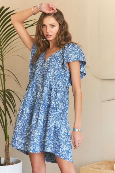 Mini-robe ADORA à col en V et manches volantées