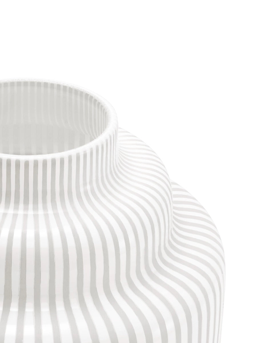 White Pyramid candle holder For classic candles 370G